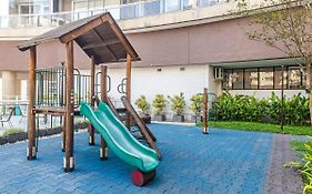 Studio moderno em condomínio de luxo pé na areia